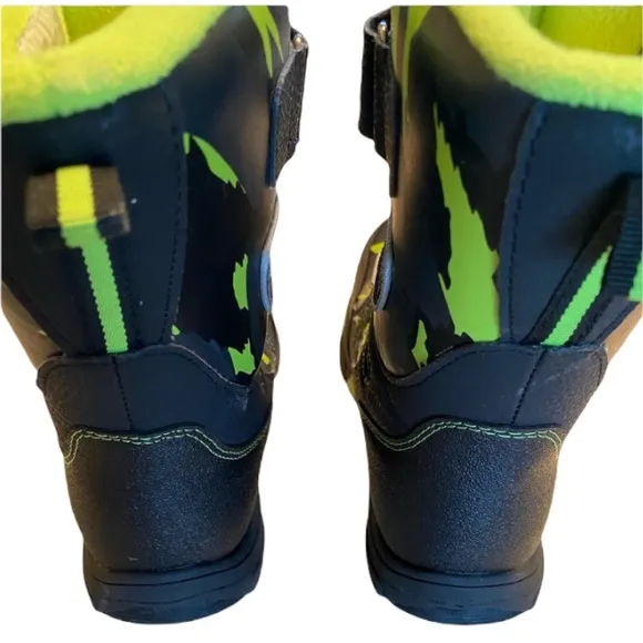 Boys Snow Boots Quest Menace Boys Snow Boot Black Green