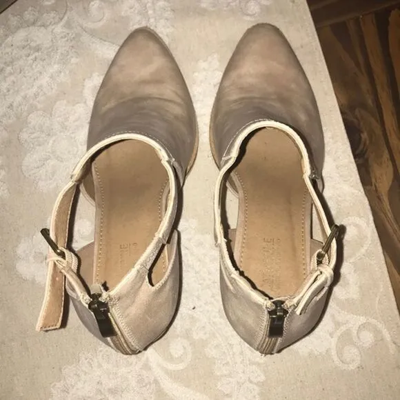 Catherine Malandrino Fimby Pointed Toe